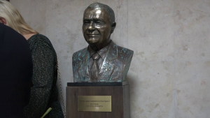 Откриха бюст-паметник на Игнат Канев в русенската болница 