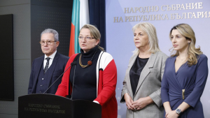 ВИДЕО: Пенсионерите с доход под линията на бедност ще получат 120 лв. добавка за Коледа