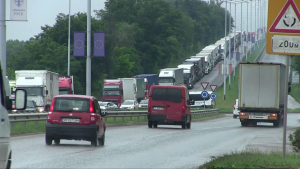 Въвеждат нова организация за изчакване на камионите на Дунав мост при Русе