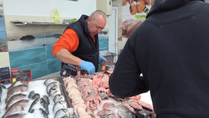 Ден преди Никулден: Цените на рибата в Русе се запазва