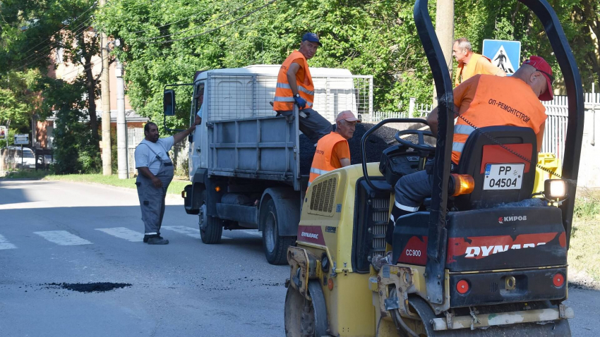 ВИДЕО: Започва кампания за запълване на дупки по улиците в Разград