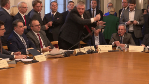 ВИДЕО: Бурен скандал беляза Бюджетната комисия в Народното събрание