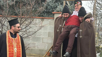 ВИДЕО: Черешово спази уникалната си традиция и отбеляза Дядовден, напук на Бабинден