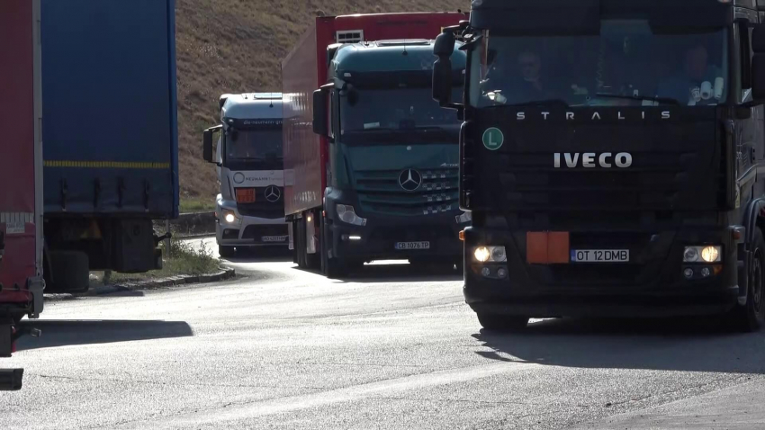 По инициатива на кмета в Русе централната и местната власт обсъдиха проблема с трафика на Дунав мост