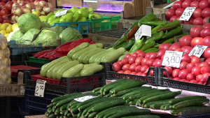 Българските плодове и зеленчуци поскъпват по пазарите в Русе