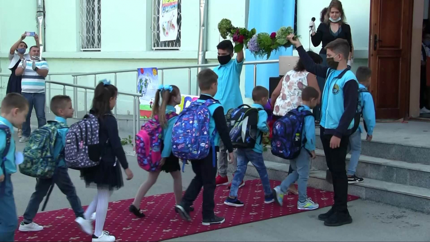 Над 1400 първокласници прекрачиха прага на училищата в област Русе