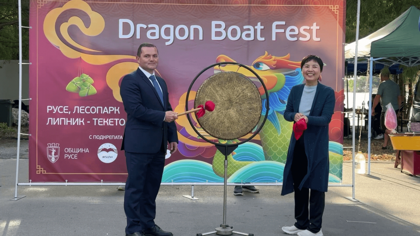 Китайският посланик посети Русе за втория Фестивал на драконовите лодки
