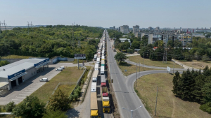 Областните дирекции на МВР в Разград, Велико Търново и Стара Загора вече започнаха спиране на товарните автомобили