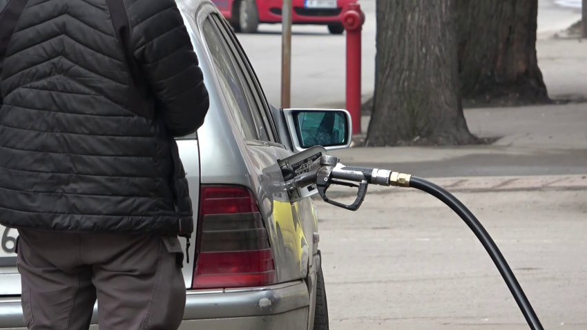 ВИДЕО: КНСБ предлага пакет от 12 мерки заради високите цени на горивата