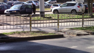 Община Разград постави преградни парапети на участък от бул. &quot;Априлско въстание&quot;