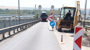 Областна администрация: Трафикът на Дунав мост при Русе е нормален