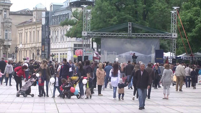 Макар и със закъснение, децата на Русе отбелязаха своя празник