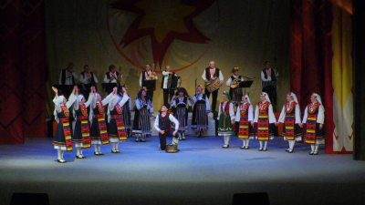 ВИДЕО: ПФА "Мизия" Търговище се представи с нов репертоар