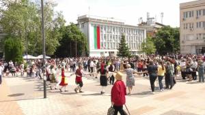 Празнично шествие и голямо хоро на площада в Търговище за 24 май