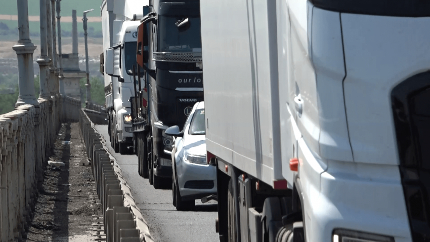 ВИДЕО: Областният управител предлага редица мерки за облекчаване на трафика по време на ремонта на Дунав мост